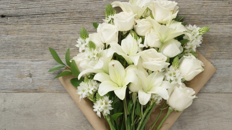 What is the difference between sympathy and funeral flowers?